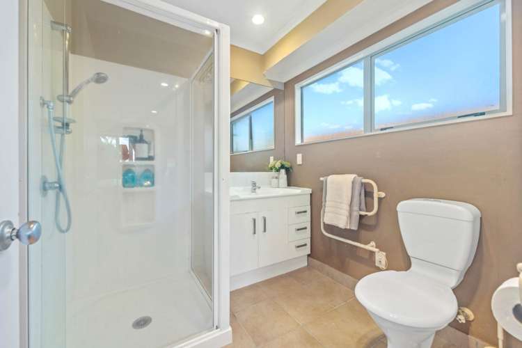 13 Newinn Crescent East Tamaki Heights_7