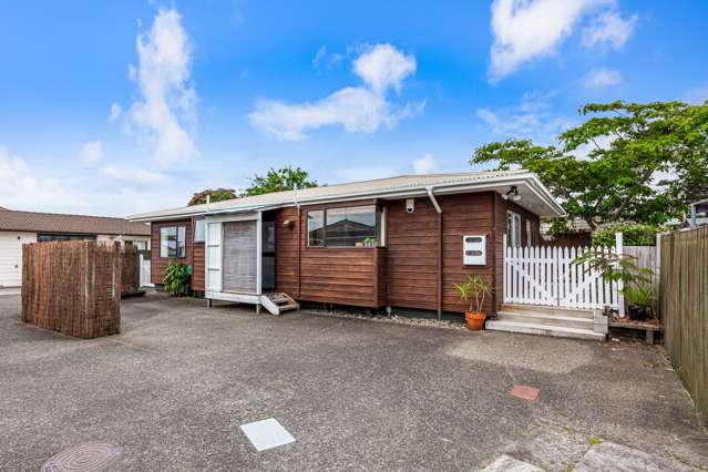 1/16 Glenhaven Place Te Atatu Peninsula_1