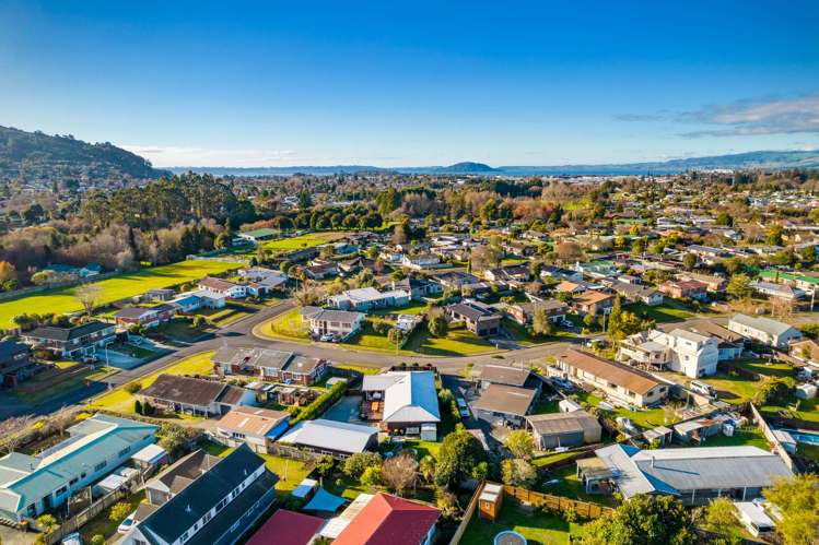 1 Bullmore Place Pukehangi_16