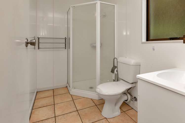 63 Memorial Drive Parahaki_24