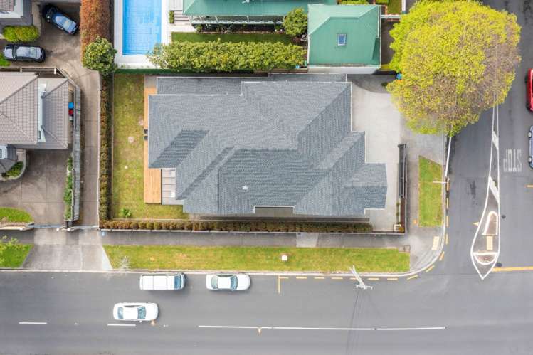 92 The Drive Epsom_24