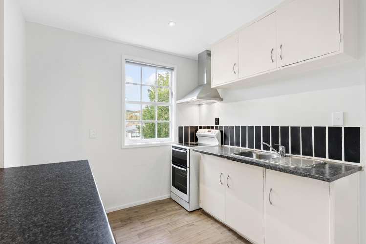 24 Thurleigh Grove Karori_18