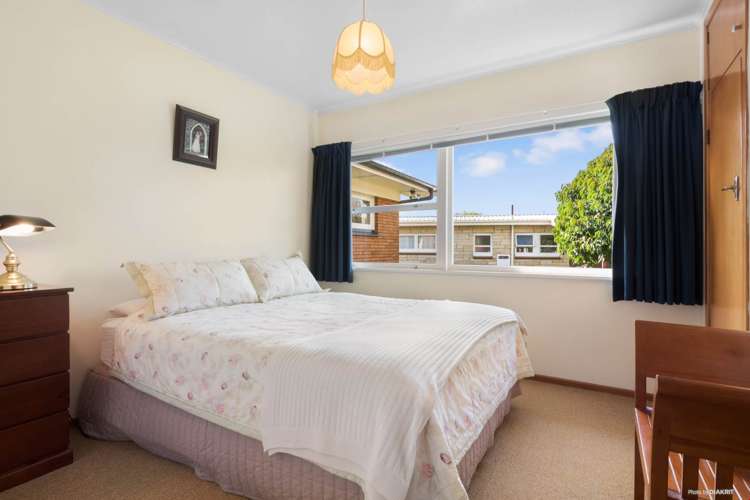 16 Crisp Avenue Pukekohe_8