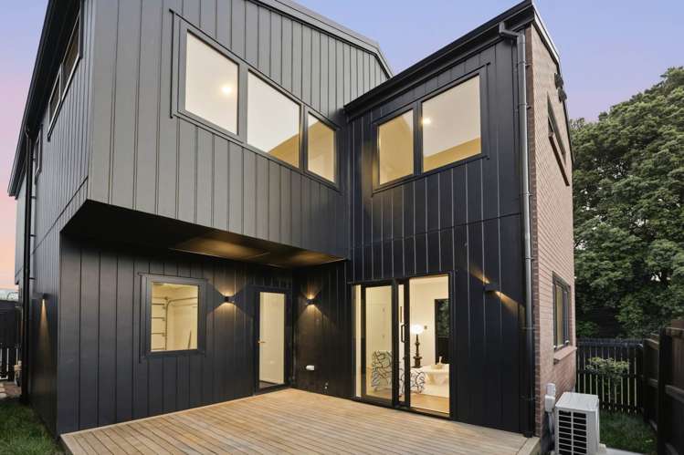 13 Torino Street Pt England_36