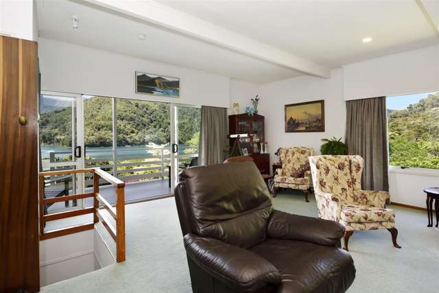 3160 Archers Road Tennyson Inlet_2