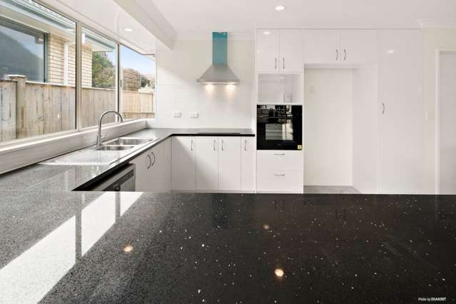 1/57 Whitford Road Botany Downs_4