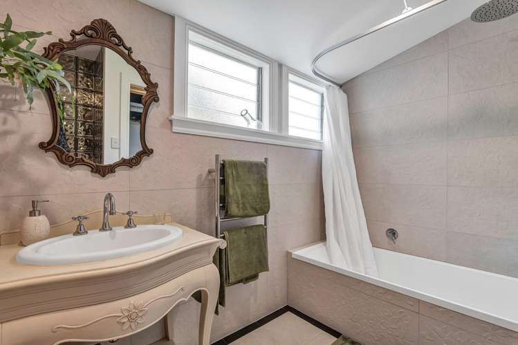 105 High Street Eltham_25