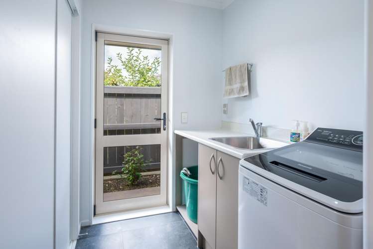 43 Covent Drive Stoke_20