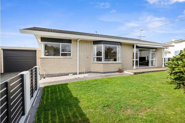 MERRILANDS TOWNHOUSE, EASY LIVING!