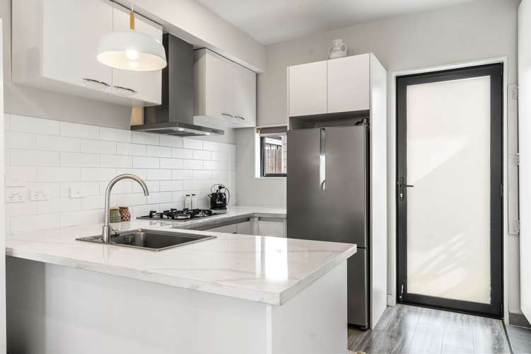 3/6 Hepburn Road Glendene_9