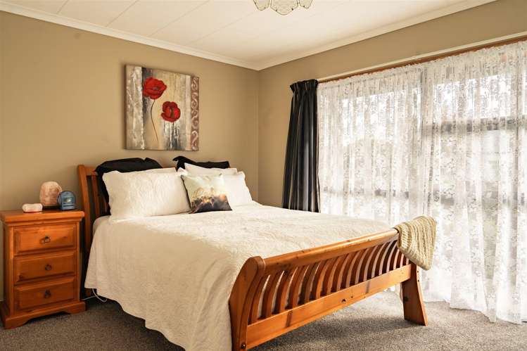 49 Elderlee Street Milton_13