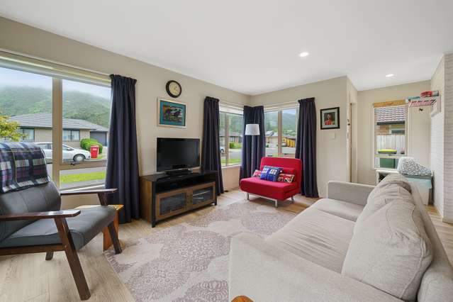 8 Fraser Colman Grove Wainuiomata_2