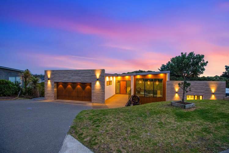 16 Te Heke Place Waikanae_1