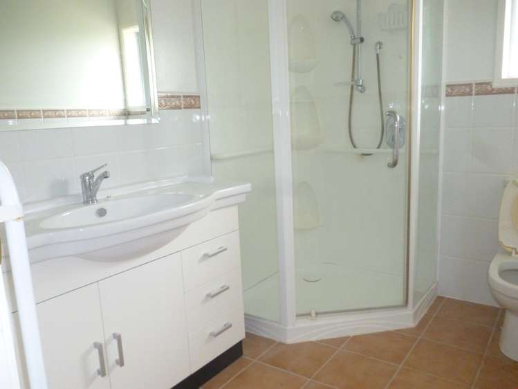 11 School Road Riverhead_12