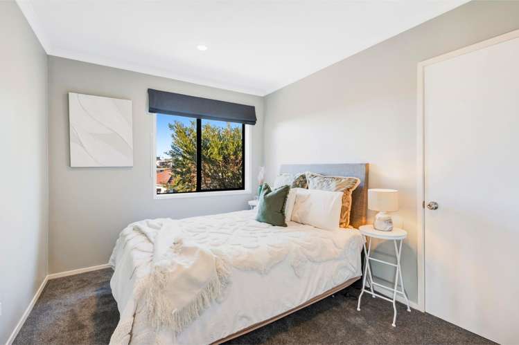 24 Halldene Terrace Red Beach_18