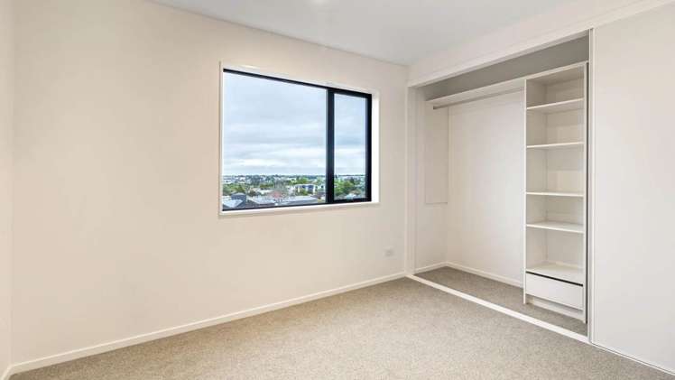 8/11 Ryburn Road Mt Wellington_7