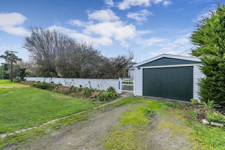 494 Lake Road South Leeston_25