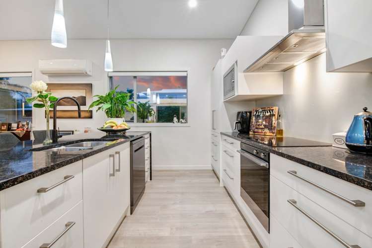 1037 Whangaparaoa Road Tindalls Beach_3