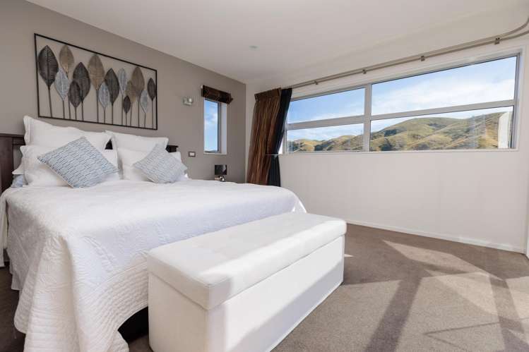 8 Didsbury Grove Churton Park_6