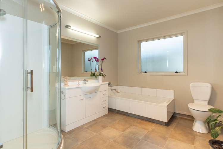 27 Tasman Drive Poraiti_19