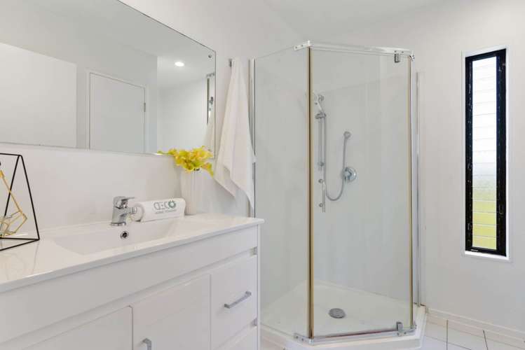 17/12 Ambrico Place New Lynn_10