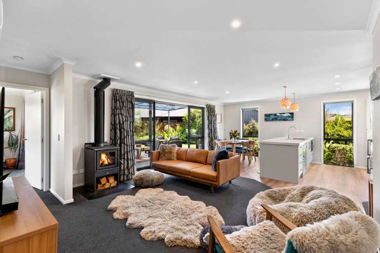 13 Kingfisher Crescent Albert Town_5