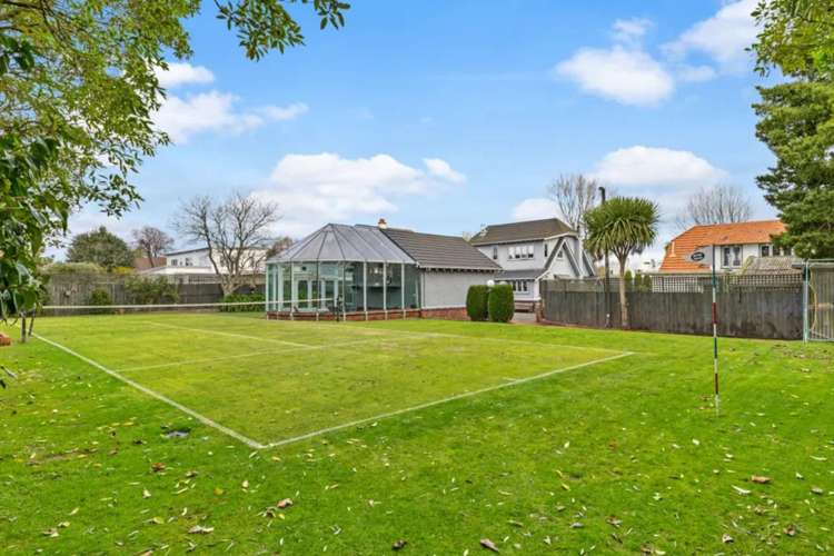 209 Victoria Avenue 2138_12