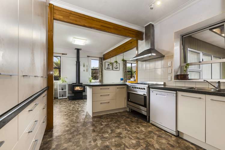 35 Robertson Street Glenholme_5