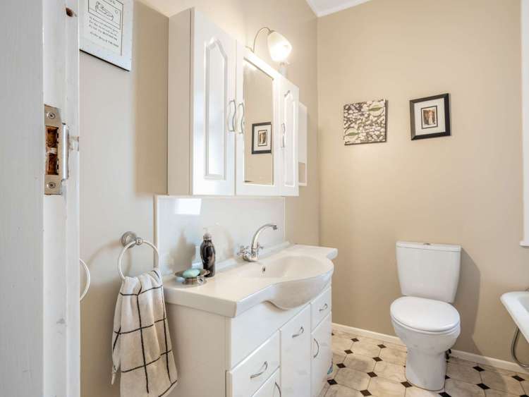 32 Hutchison Crescent Durie Hill_24