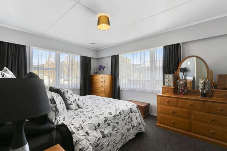 57 Parkway Wainuiomata_9