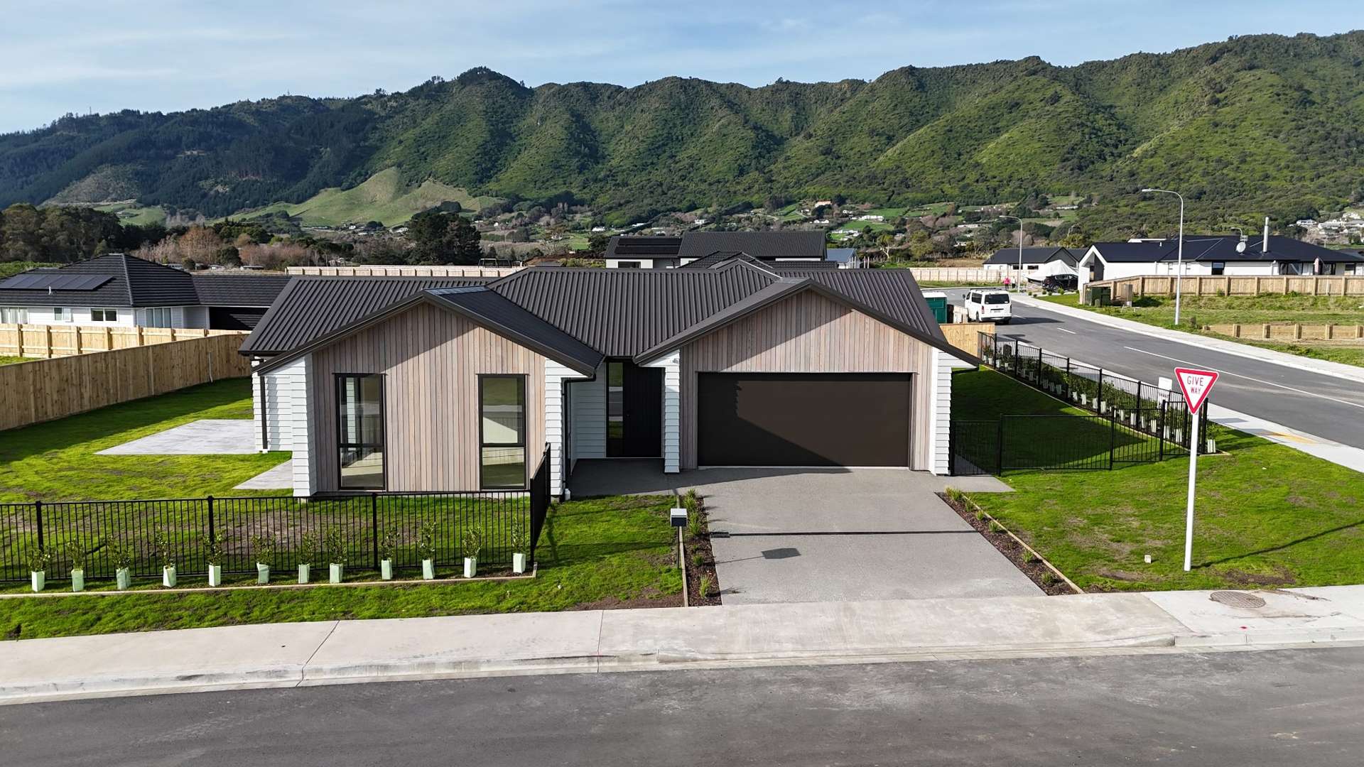 24 Kotuku Ngutupapa Way  Waikanae_0