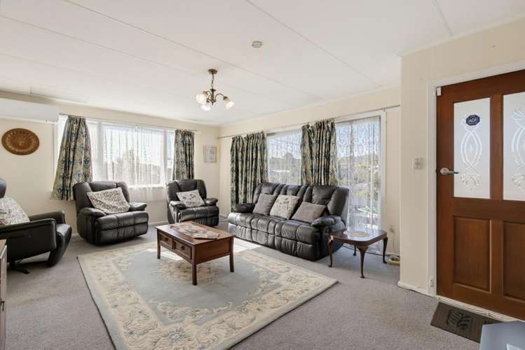 51 Catherine Crescent Paparangi_1