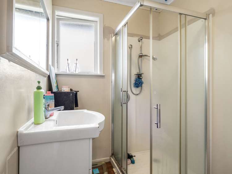 164 Clayton Road Mangakakahi_8