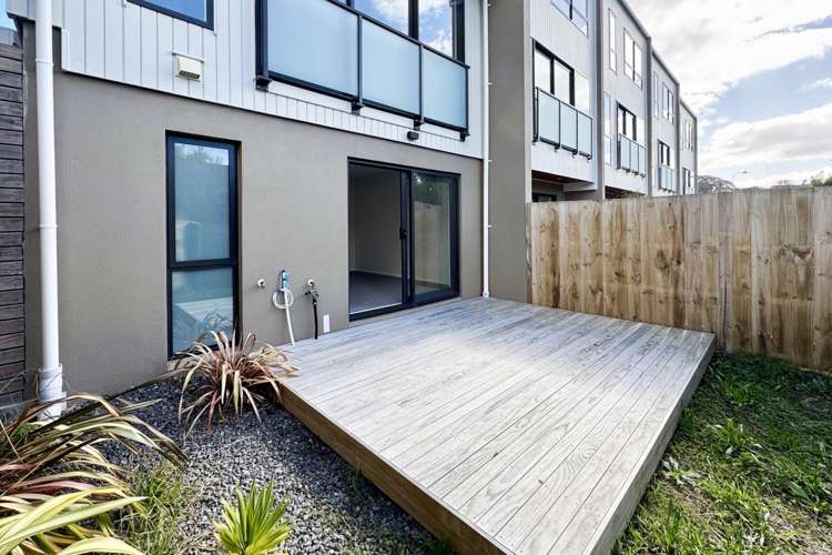 6/20 Penzance Road Mairangi Bay_12