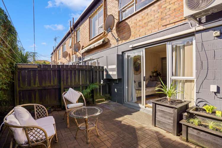 5/5 Glen Road Browns Bay_10