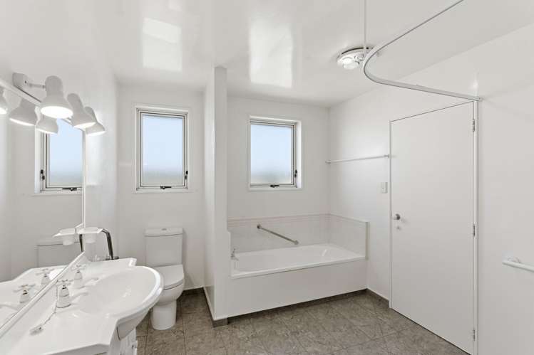 2/10 Baretta Street Somerfield_15