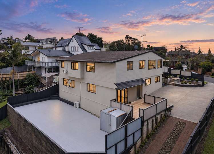 21 Beach Road Mellons Bay_36