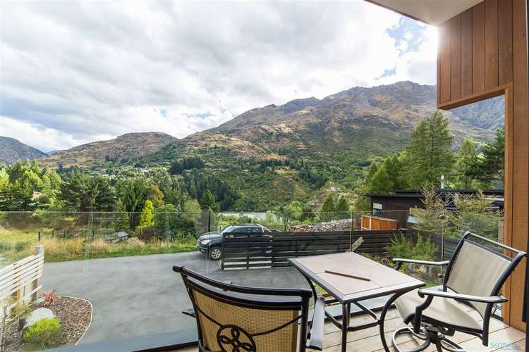 8 Redfern Terrace Arthurs Point_12