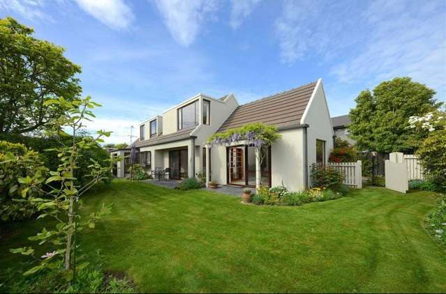 3 BEDROOM, 2 BATH, SECLUDED NEIGHBOURHOOD