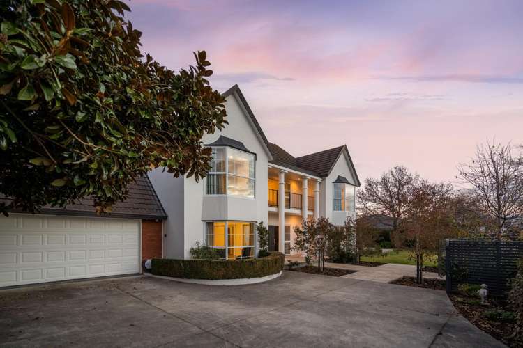 18 Travis Country Drive Burwood_30