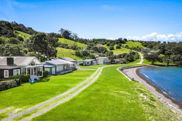 Cabin 10, 1116 Takatu Road Matakana_32