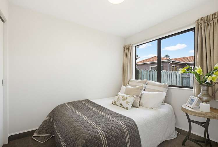 2/4 Richard Street Titahi Bay_10