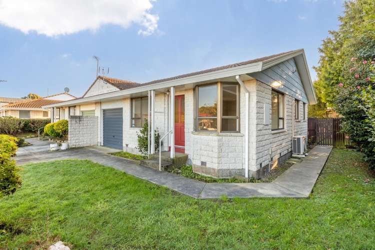 2/5 Quinton Place Bishopdale_16