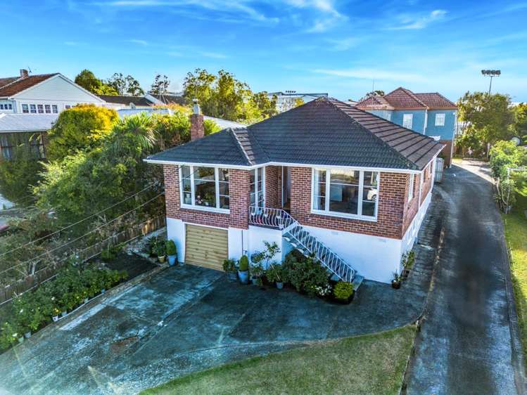 131 White Swan Road Mt Roskill_27