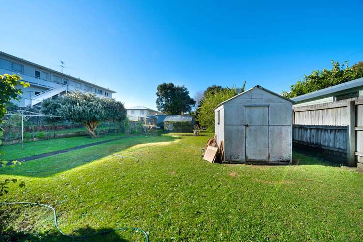 24 Fowlds Avenue Sandringham_11