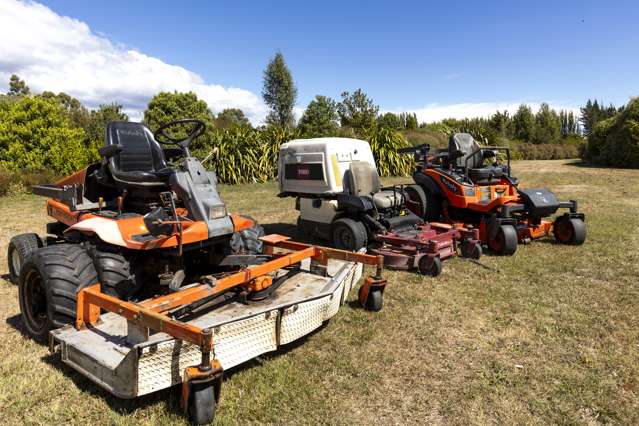 Get On The Grass! Established Mowing Business