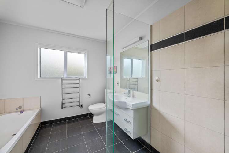 261 Waikawa Road Waikawa_14