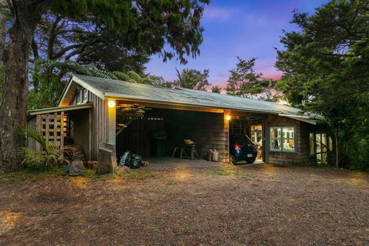 103 Hinau Road Muriwai Valley_11