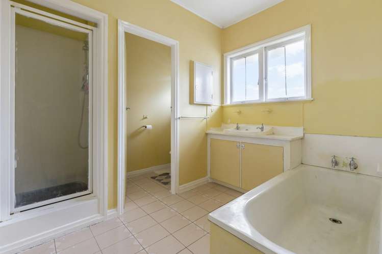 132a Coronation Road Mangere Bridge_16