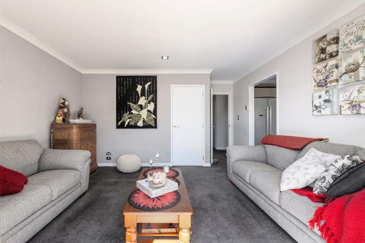 24 Stafford Rise Owhata_13